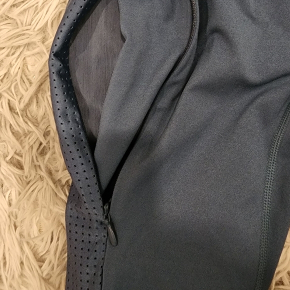 Fabletics Motion 365 Leggings - Picture 3 of 7